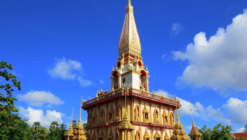 วัดฉลอง